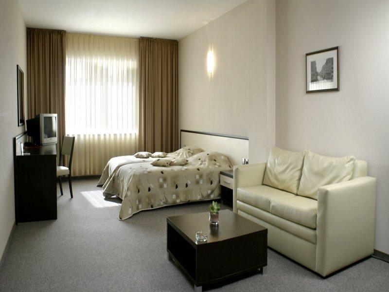 Kendros Hotel Plovdiv Extérieur photo