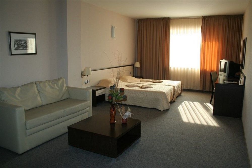 Kendros Hotel Plovdiv Extérieur photo